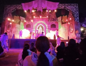 아이들이 기다리던 에버랜드 현장 체험학습!
넓은 공원을 함께 걸으며 분위기를 즐기고, 친구들과 신나게 놀이기구도 탔습니다.
하늘 위를 지나가는 트레일 코스도 체험하며 색다른 풍경을 감상했어요.

활동 중에는 자연스럽게 새로운 친구들과 인사하고 어울리며
서로를 더 알아가는 따뜻한 시간도 가졌습니다.

웃음과 에너지가 가득했던 하루,
아이들에게 오래 기억될 즐거운 체험학습이었어요 